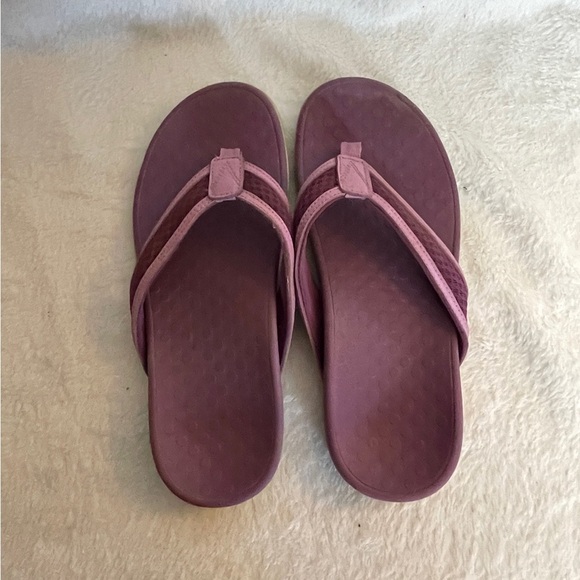Shoes - Women's Pink Flip Flops